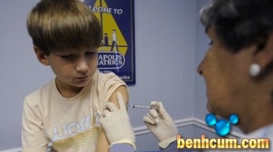 10세 이하 어린이에게 두 배의 신종 플루 예방 백신 필요
