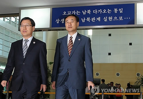 북한, <b>이산가족</b> 상봉 제의는 금강산관광 <b>재개</b>용이였다.