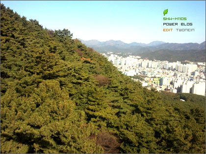 "케이블카에서 내려다 본 부산." "케이블카에서 내려다 본 부산."