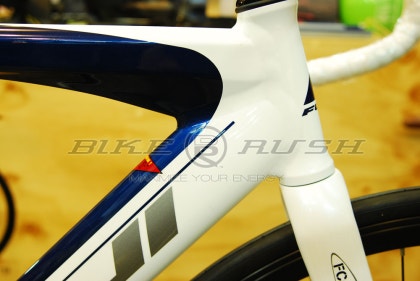 Fuji track 1.0 top