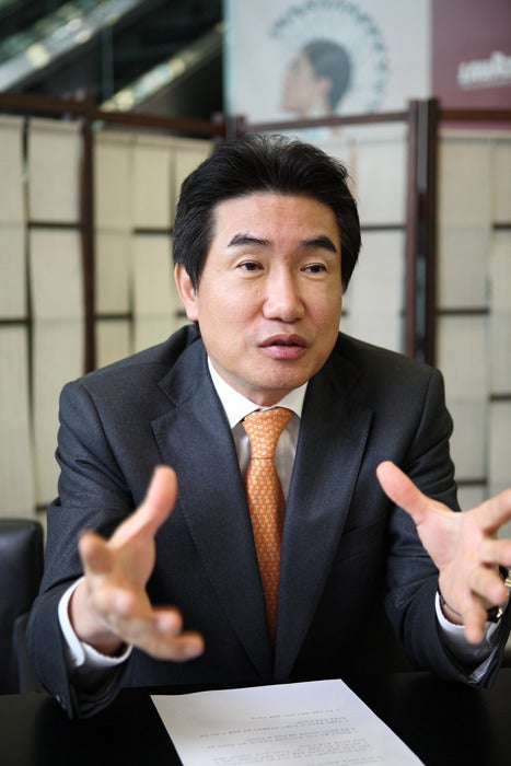 [뉴스] 비타민 공식박사! 권오중 박사가 말하는 ‘38년째 같은 체중’의 비결