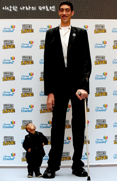 세상 에서 가장 키큰 사람