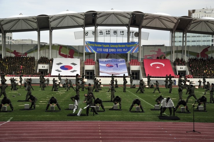 <b>이재명</b>시장 한.터키 군인친선축구 <b>개회식 참석</b>