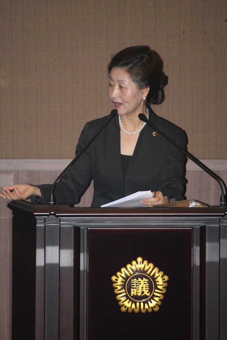235회 본회의에서 박원순시장에게 시정질의 "서울시에... 
