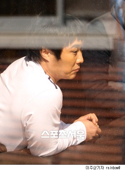 '<b>부친상</b>' 김병만, 슬픔속 영결식…예비신부도 함께