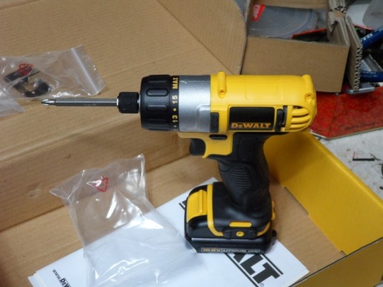  DeWALT DCF610S2