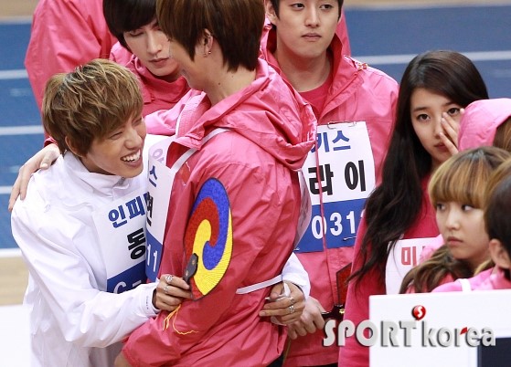  정선카지노  인피니트 동우, 수현 품을 병품삼아 `수지 곁눈질?` Czf
