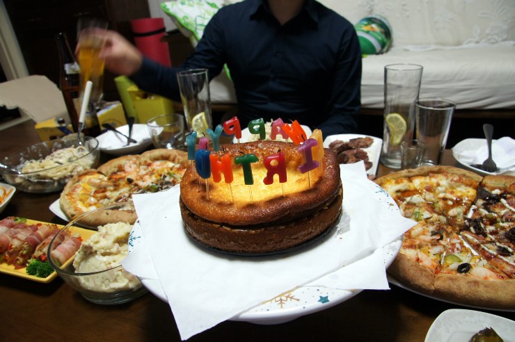  사서 차린 신랑 생일술상!