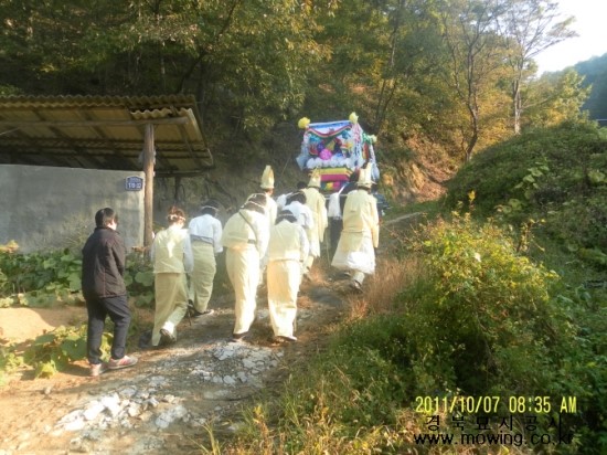  경북묘지관리 묘지공사, 매장, 개장화장, 묘지이장,사초 산소관리전문업체.