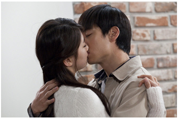 <b>키스신</b> 공개! <b>건축학개론</b> <b>키스신</b>/<b>수지</b> 이제훈 <b>키스신</b>/<b>키스신</b>