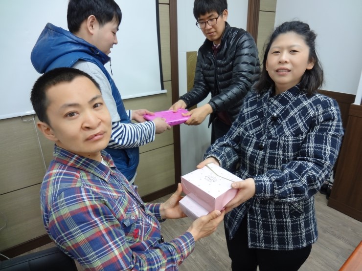  12.04.01. 안산밀알보호작업장(생일파티)