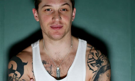 톰 하디(Tom Hardy)_ 다크나이트의 베인(Bane)과 디스민즈워의 터크(Turk) 짤 모음