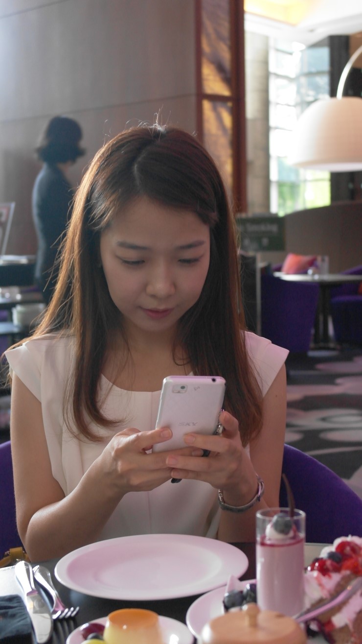 120729] 코엑스 컨티넨탈 호텔 : 체리 & 베리 디저트 뷔페 (인물 사진편)