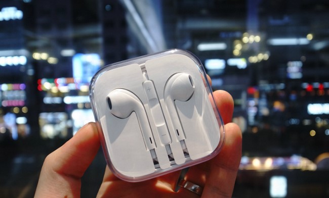애플 이어팟 후기  , 한층 업그레이드 된 애플의 이어폰 . 이어팟