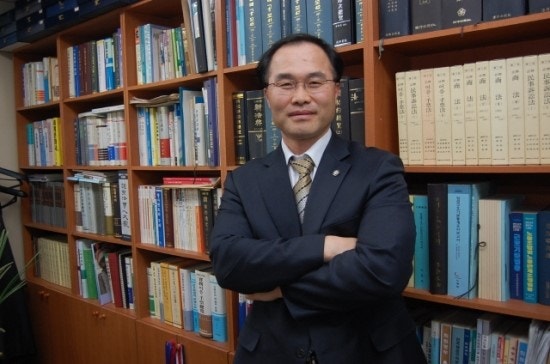 김정현 변호사, “의뢰인의 진실한 방패로서”