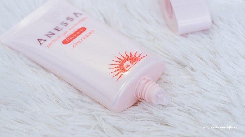 시세이도 아넷사 선크림 _ 퍼펙트 젤 선스크린 SPF50 / PA+++