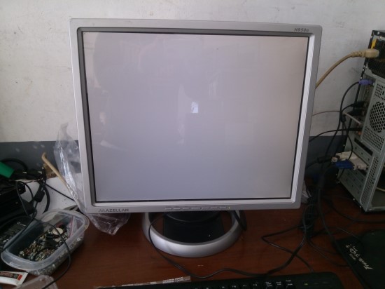  (익산 군산 모니터수리 ) 한솔 h950g 19" 모니터 화면불 또는 백화 증상 lcd수리 중소기업