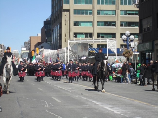  신천동주민의 토론토 생활 192일차 : 세인트 패트릭 데이!! 온동네가 초록색이여~.~ St.Patrick's day!!