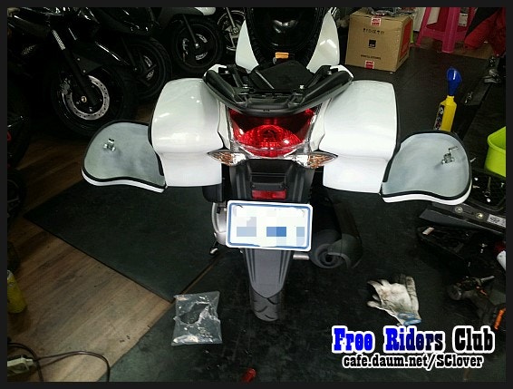 ★PCX 화이트 사이드백 장착★