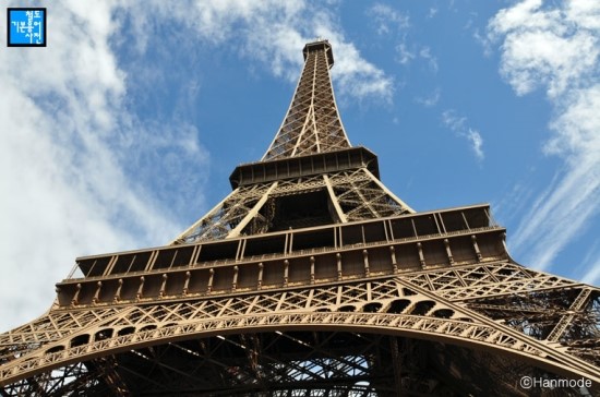 트러스 구조와 아치 장식의 에펠탑에 접근 : 네이버 블로그