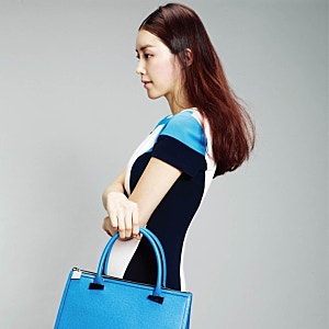 채정안 가방 / 채정안 루즈 앤 라운지 매장 : 루즈 앤 라운지 베리타 / 트론 라인