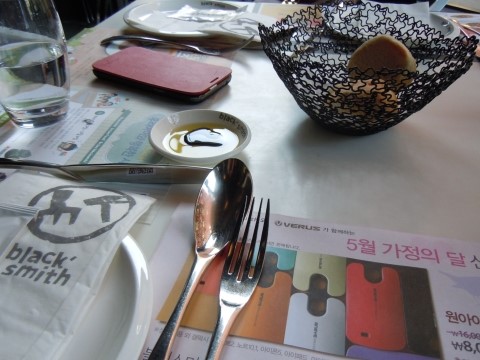  블랙스미스 압구정점-샐러드바 운영중-
