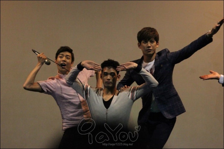 영화 < 은밀하게 위대하게 > 무대인사 - 박기웅, 이현우, 김수현 + 장철수 감독님 영화 < 은밀하게 위대하게 > 무대인사 - 박기웅, 이현우, 김수현 + 장철수 감독님