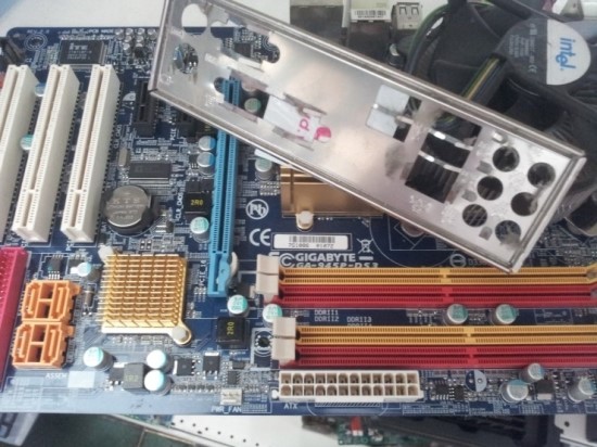  AMD용 인텔용 메인보드 중고 매인보드팝니다 / G31 G41 P45 AMD 기타 메인보드 775 1155 1156 중고메인보드 기타 중고 판매 / 전북 익산 군산 전주 중구 부품 판매 중고 컴퓨터 판매 ( 영등동 컴퓨터 수리 SH컴퓨터)