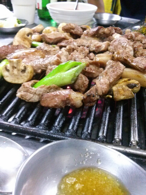 광명 마포 왕갈비   집에서도 잡부위를 마이 구워먹긴하지만 감칠맛이 ..