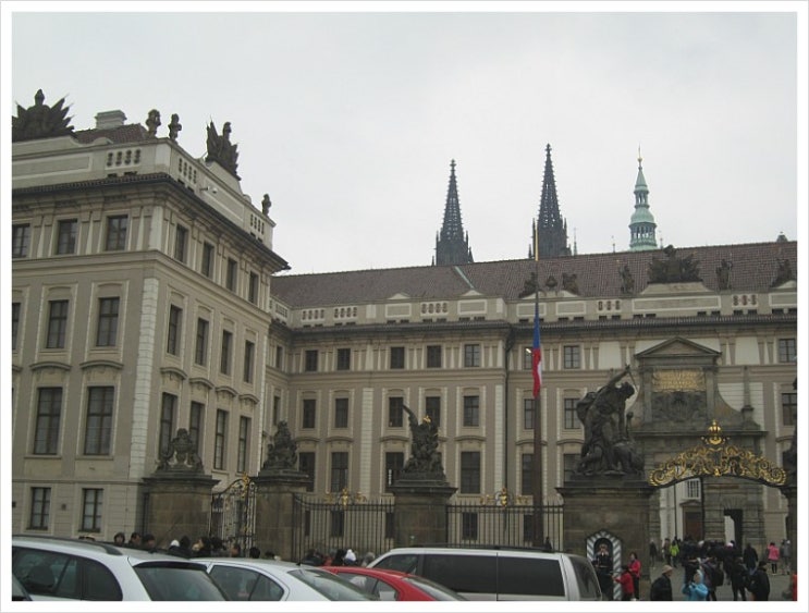 체코 프라하 (10) 프라하 성(Prague Castle), 죽기 전에 꼭 봐야 할 1001개 세계 건축중 하나 체코 프라하 (10) 프라하 성(Prague Castle), 죽기 전에 꼭 봐야 할 1001개 세계 건축중 하나