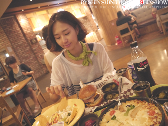  8월의 어느휴가 2탄! 먹부림 난무의 현장!! (홍대 나고미앤겐로쿠라멘집, 송도 물회집, 인천 아랜역물닭갈비, 버거헌터, 신성동 천안문, 도안동 족떡이네)