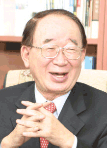 이사장/원장 김성훈 전 농림부<b>장관 인사말</b>