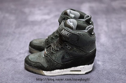 Nike air revolution city pack new york online