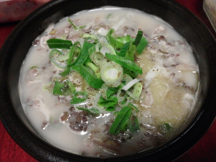  뜨끈한 할매순대국