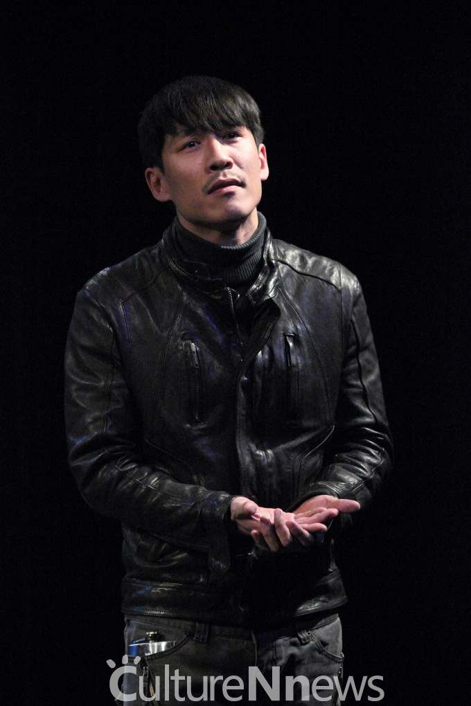 연극 '스테디 레인' 지현준 조이의 섬세한 연기 연극 '스테디 레인' 지현준 조이의 섬세한 연기