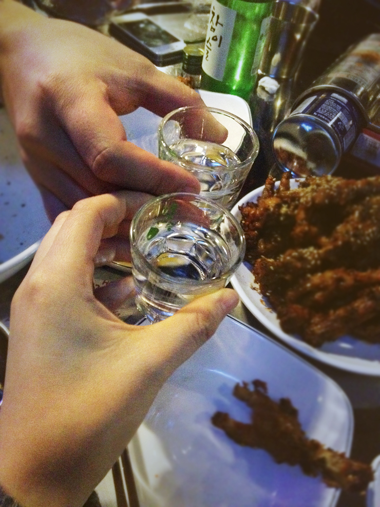  먹는풍경) 수원맛집/인계동닭발맛집/소주를 부르는 매운닭발~"빵구네 볏짚닭발"