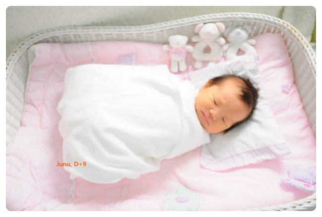  산후조리원에서 촬영한 D+9 일째 날.. 첫 촬영.. ^^ (2011.3.2)