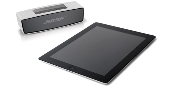 [Bose] SoundLink MINI Bluetooth speaker.