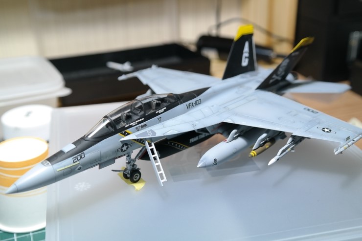 Revell 1/72 F/A-18F Super Hornet-5