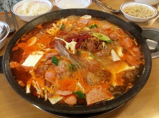 [서울 노량진] 칼칼한 "두꺼비 부대찌개" / 점심