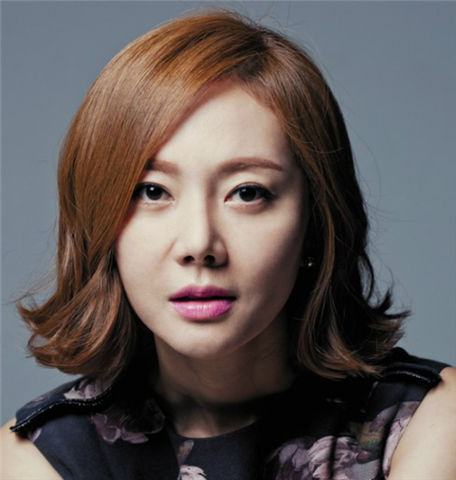  바르는 성형화장품 / 르네셀 화장품을 사용하는 연예인