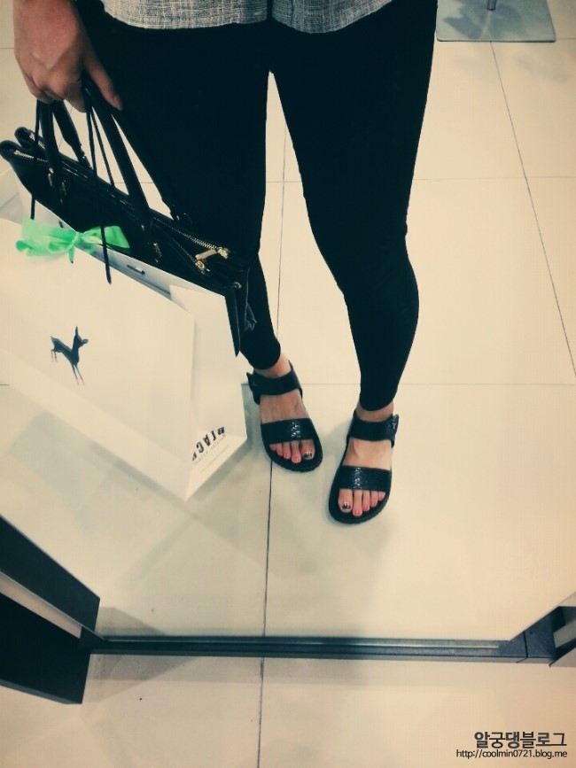 블랙마틴싯봉 낫 론니 샌들 블랙 Not Lonely Sandal (GAUH207_39) 블랙마틴싯봉 낫 론니 샌들 블랙 Not Lonely Sandal (GAUH207_39)