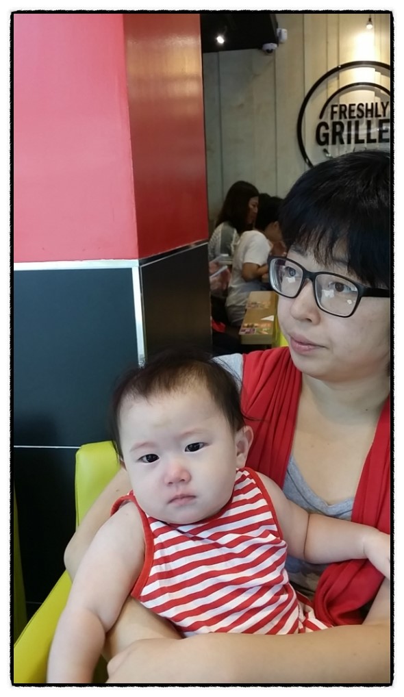  익산 살인미소 연아 ^^   버거킹에서 마나님과 딸   연아는 허리가 완전유연