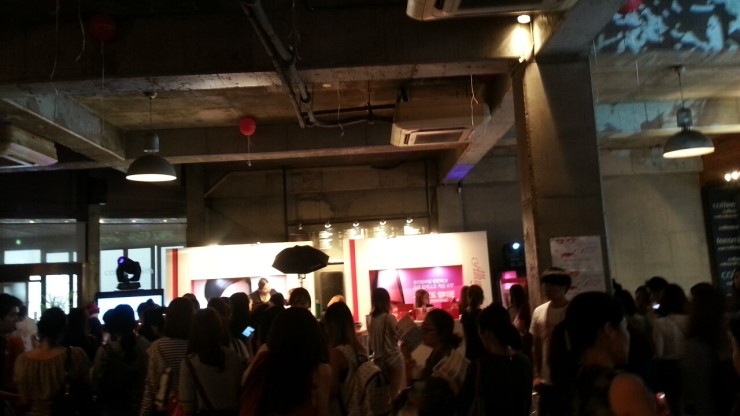  [Activity] Fiji water in 2014 allure beauty fair