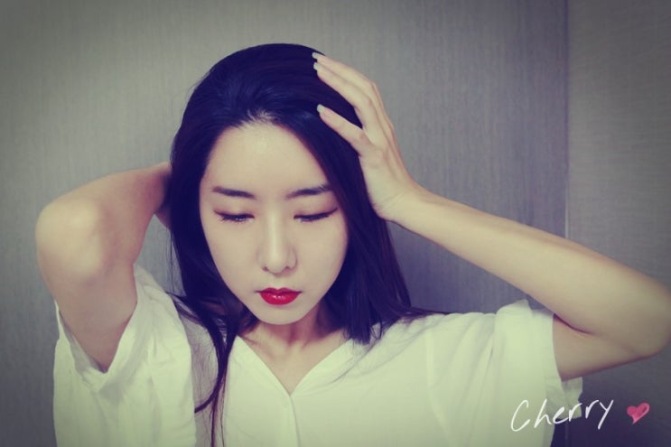  윤은혜 틴트, 입생로랑 베르니 아 레브르 42호로 한 레드메이크업