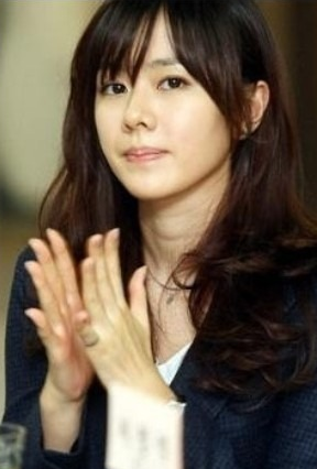 갈색 생머리를 가진 연예인