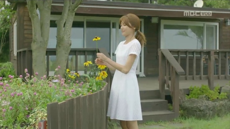  내 생애 봄날 1회 수영 원피스/ 발렌시아 원피스