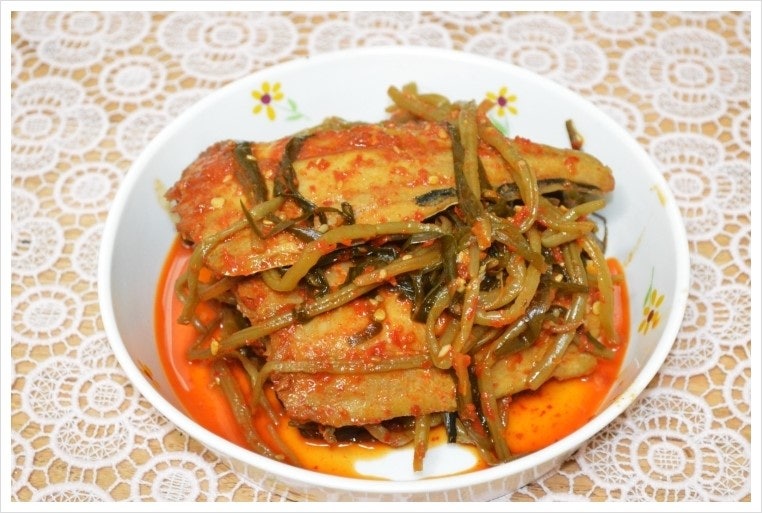 고구마순김치찜 맛있네요.