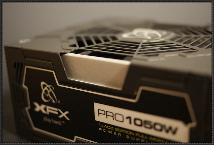 웨이코스 XFX PRO 1050W GOLD 제품 개봉기 입니다. 