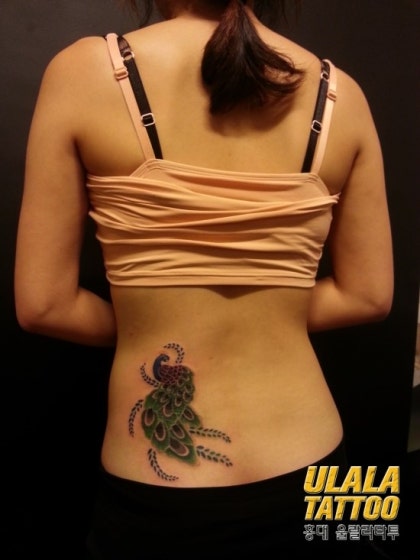 여성을 위한 골반 문신